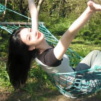 摆摊后，全城大哥都来给我打下手